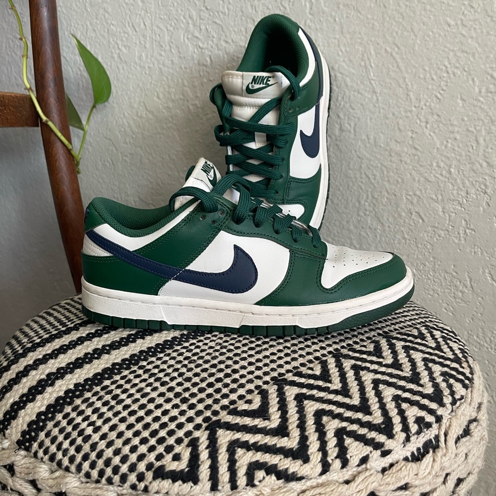 Nike Dunk Low Woman’s US 7.5 Authentic